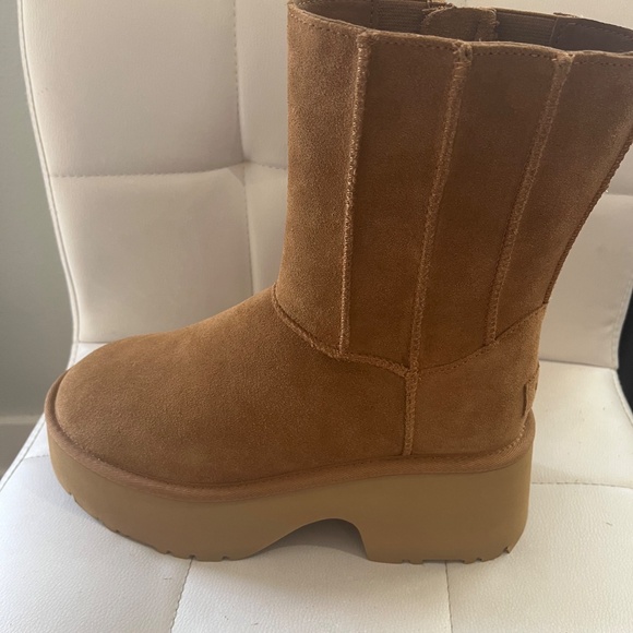 UGG Women’s Classic Twin Seam New Heights Boot - Picture 6 of 12